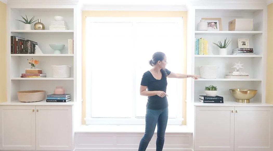 Decorate A Bookshelf, step by step