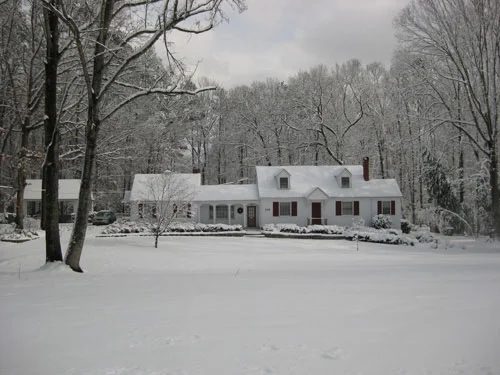 Closure.: a house log