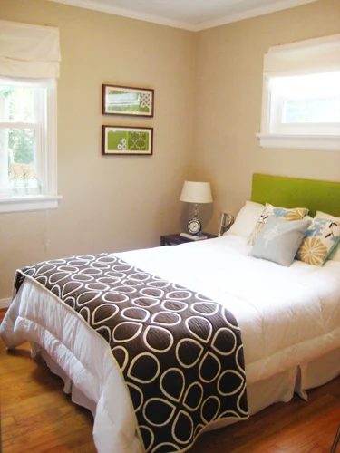 A Homemade Art Switch In The Guest Room: a house log