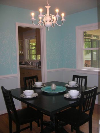old-chalk-painted-dining-room