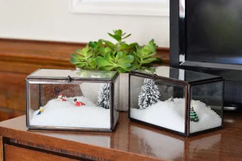 Holiday Decorating Ideas: a house log