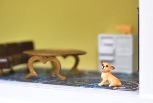 Chihuahua toy in Hands-on Dollhouse