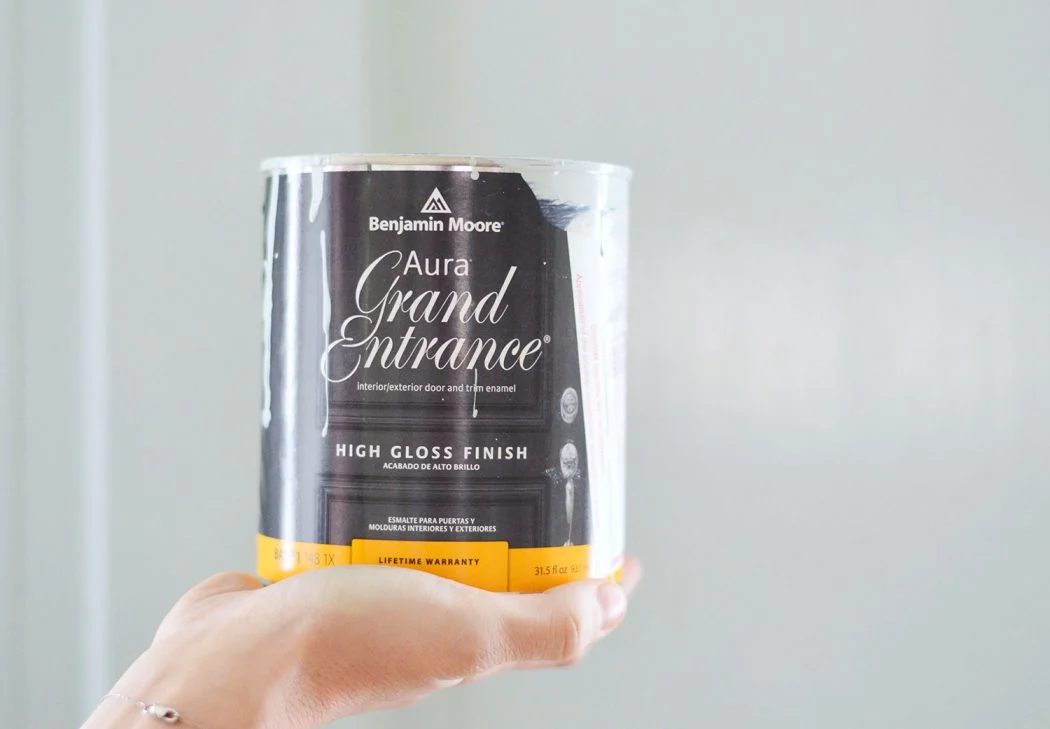 Can of Benjamin Moore Aura Grand Entrance Paint in High Gloss Finish