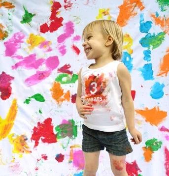 Making A Homemade Painted Fabric Background: a house log