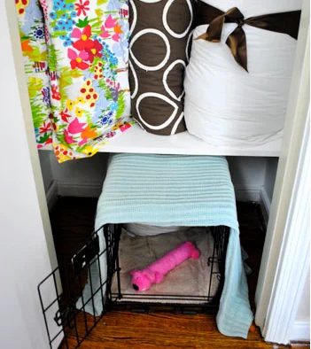 Building An Extra Closet Shelf To Integrate A Dog Crate: a house log
