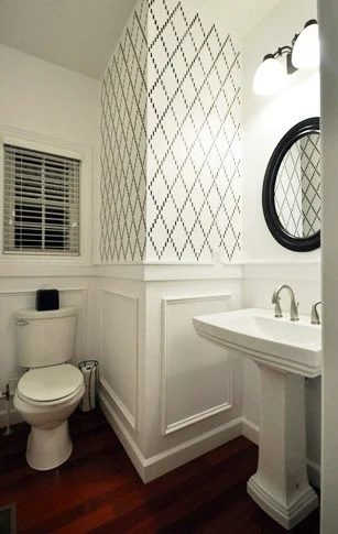 Adding A Trellis Stencil To The Bathroom Wall: a house log