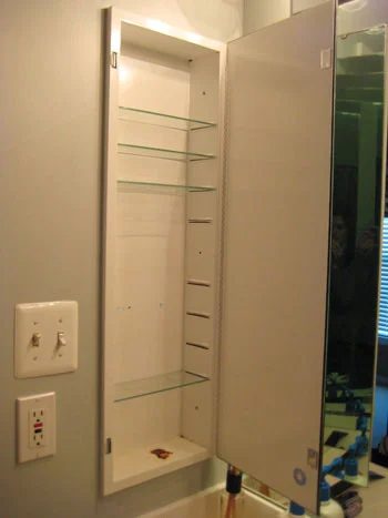 medicine-cabinet-makeover