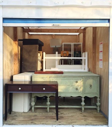 kitchen-demo-pod-with-furniture