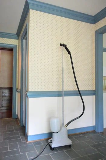 Use A Steamer To Remove Wallpaper, step by step