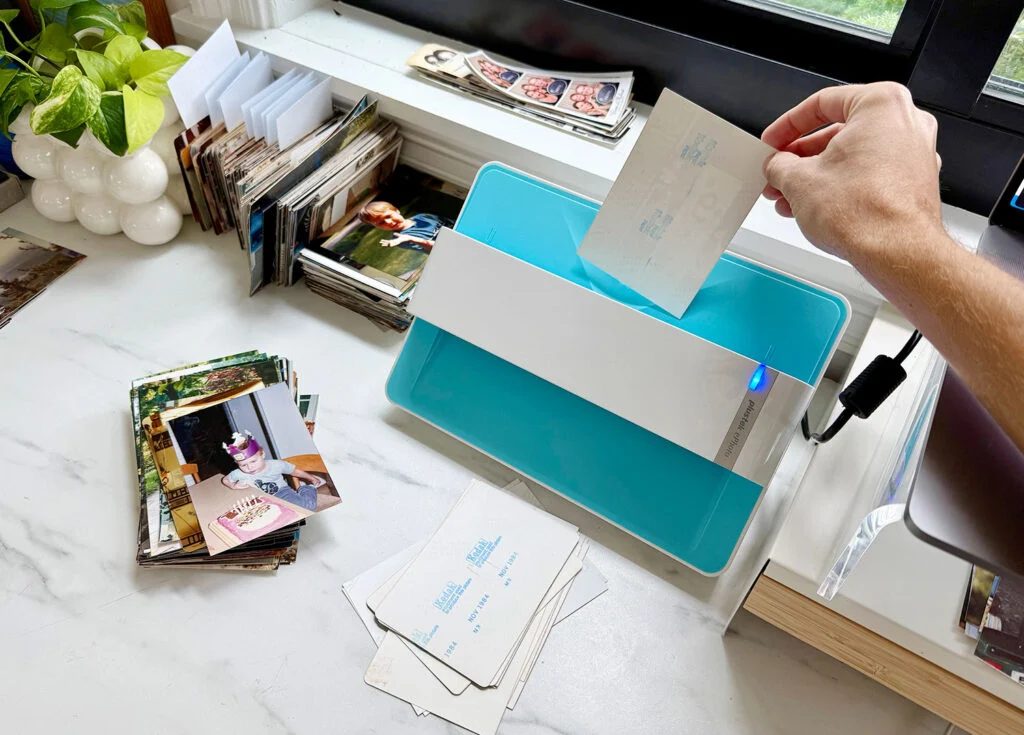 Placing Photo In Plustek ePhoto Scanner