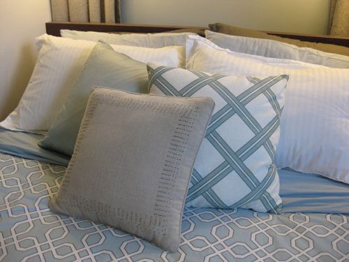 chic-lattice-blue-pillow-low-cost-on-sale-1