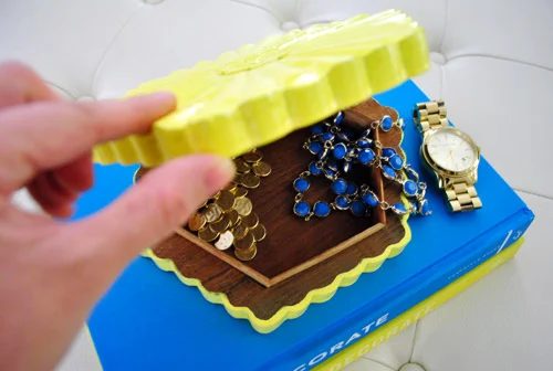 Spray Paint A Wood Box, step by step