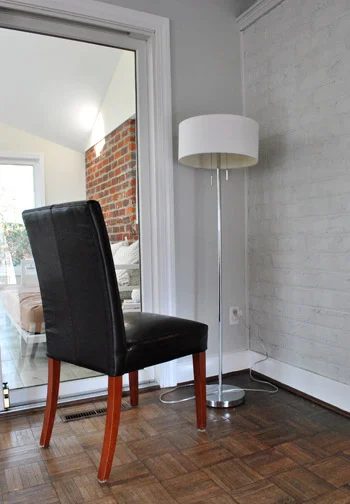 Sherry’s Lamp-Watching Chair: a house log