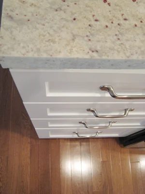 Why You Should Pick Granite Counters From A Slab, Not A Sample: a house log
