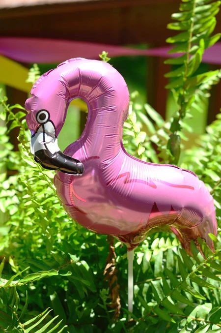 A “Pink & Gold Everything” Kids Party: a house log