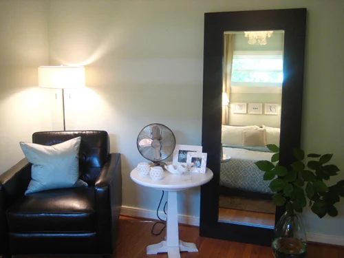 Make A Small Round Table Bigger With A New Top, step by step