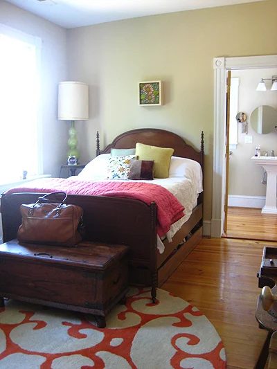 A Foursquare House Tour In Richmond VA: a house log