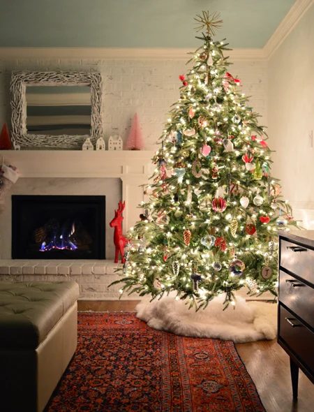 Plain & Inexpensive Holiday Decorating Ideas