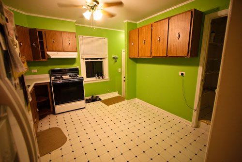 A Kitchen Makeover Alongside Maple Cabinets and Quartz Countertops