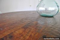 Round Solid Wood Pedestal Dining Table for Families and Entertaining