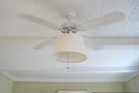 How to Install a Lamp Shade on a Ceiling Fan