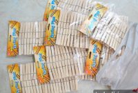 How to Make a Chic Clothespin Chandelier from Scratch