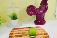 Giant Rooster in the Kitchen: How to Handle and Remove It