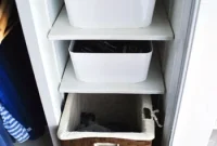 Organizing Closet Shelves with Storage Bins for Tidy, Accessible Spaces