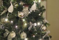 Silver and White Christmas Tree Decorating Ideas for a Chic Holiday
