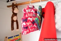 Kids’ Closet with Built-In Play Nook