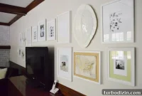 How to Arrange a Gallery Wall Around Your TV for Impact