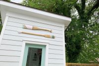 Paint Decorative Oars for Beach House Decor: Step-by-Step Guide
