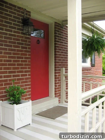 red-door-planter-detail red-door-planter-detail