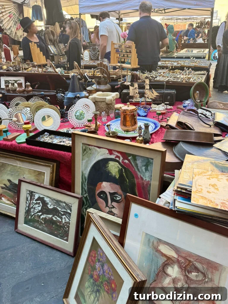 Girls' Weekend in Italy: Top Tips and Itinerary for a Memorable Trip 20 Booth at Santa Spirito Vintage Market in Florence Italy
