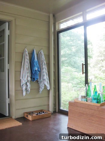 mini-mudroom