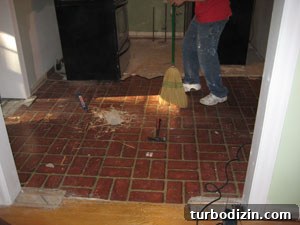 Old-School Style Guide: Classic Tips and Timeless Tricks 3 Original faux-brick flooring