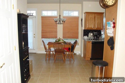 kitchen-eating-area-enter-from-living-room