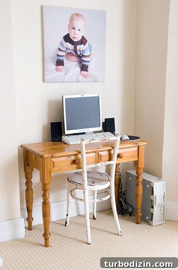 How to Paint an Old Wood Desk Antique White 2 country-desk-makeover