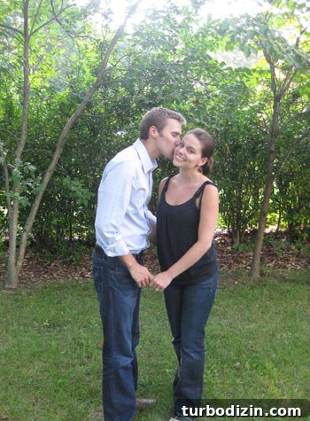 Meaningful Wedding Anniversary Traditions to Celebrate Each Year 10 anniversary-pic-4