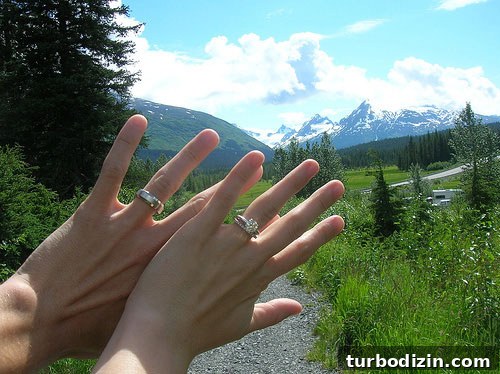 Alaska Honeymoon Adventure: Glacier Tours, Wildlife & Romance 2 Alaska-Honeymoon-Pic-1
