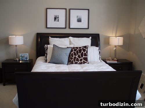 Painted Wall Stripes for Bedroom and Bathroom Ideas 2 Bedroom before stripes