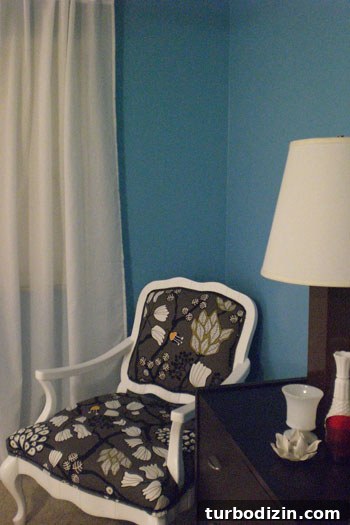 Chalk and Paint Wall Mural: How to Paint Realistic Trees 6 Bedroom styling