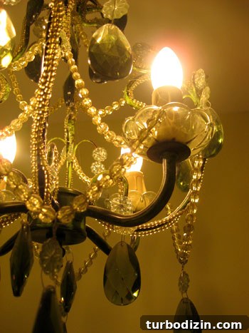 Teen Bedroom Bathroom Makeover Ideas for a Stylish Teenager 6 Green chandelier
