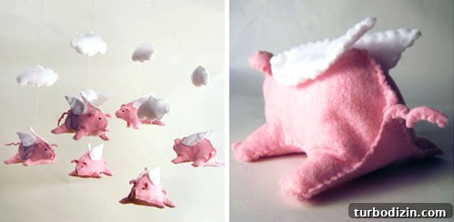 Felt flying pigs mobile