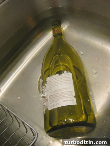 Remove Sticky Labels from Glass Bottles Quickly and Cleanly 2 img 17629 3
