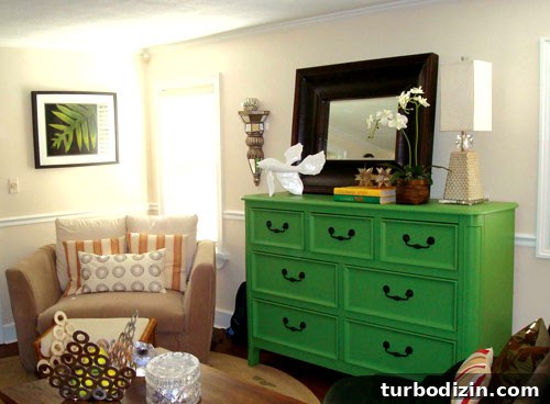 How to Paint an Old Wood Dresser Bright Green for a Stunning Makeover 3 Finished green painted dresser