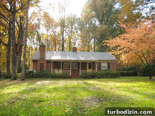 Our Home Through the Four Seasons: Photos and Seasonal Decor Tips 3 Front of house in fall