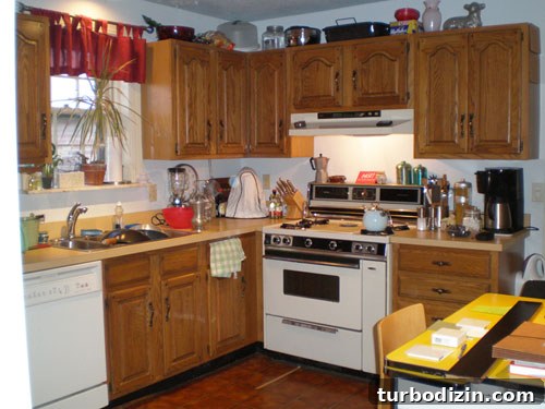 Kitchen before remodel