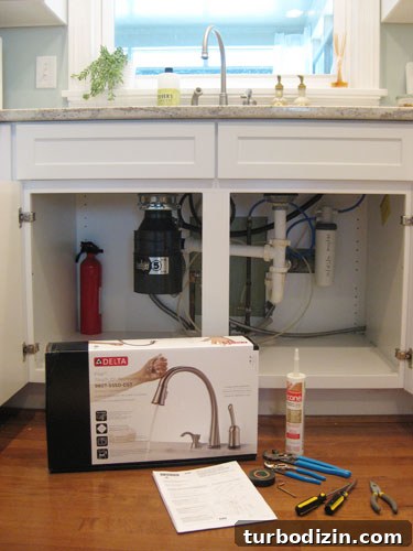 Replace a Kitchen Faucet: Step-by-Step Guide for Homeowners 4 img 22195 3