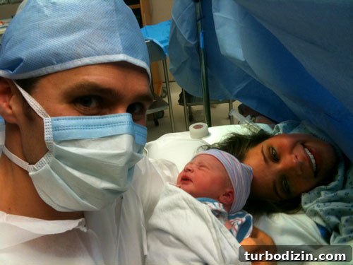 Creative Baby Announcement Ideas to Share Your Big News 3 Baby Clara and family